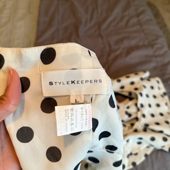 One Shoulder Crop Top - Picture 2 of 7